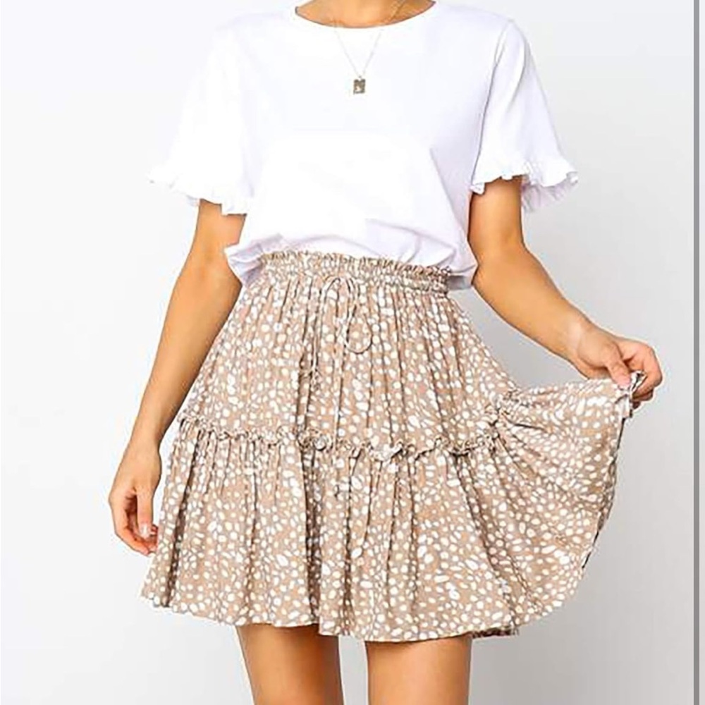 5/$25 Women's Tan Polka Dot Mini Skirt